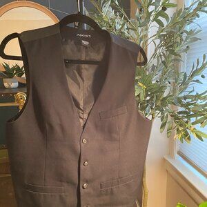 AXIST men vest size medium